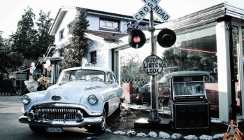 1950 American Diner outside