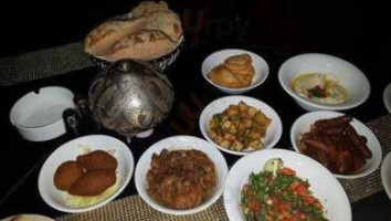 Bab Al Qasr food