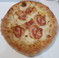 Pizzeria Da Cuomo Di Cuomo Gennaro E Macri' Antonella food