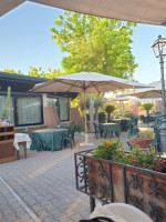 La Cascina outside