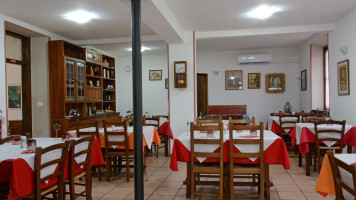Osteria Del Borgo inside