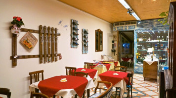 Taverna Delle Libellule inside