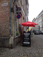 Cafe Highlander Antwerp outside
