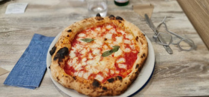 Pizzeria Napoletana Signorpizza food