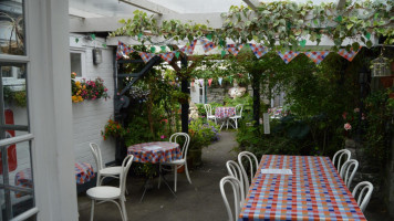 Drovers Tea Rooms inside