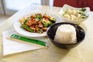 A-roy Thai Asian Cuisine food