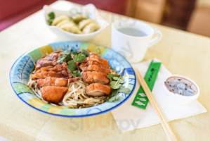 A-roy Thai Asian Cuisine food