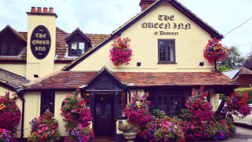 The Queen Inn food