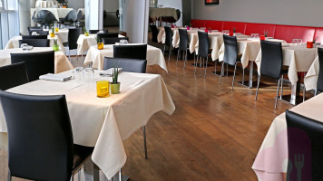 Vox Restaurant Lounge Bar food