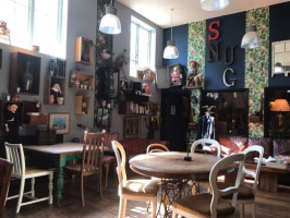 Baker Street Cafe inside