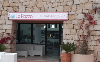 La Razza Ristobar-pizzeria outside