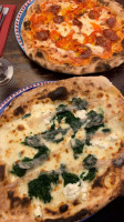 Pizzeria/trattoria Nussbaumer food