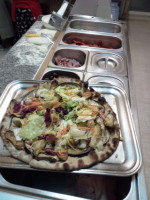 Metro Pizza food