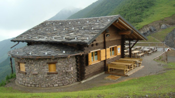 Rifugio Il Mirtillo outside