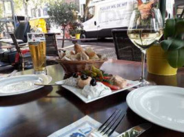 Athene's Olijf Delft food
