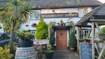 Waterloo Arms outside