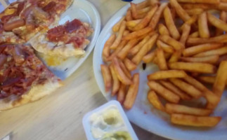 American Pizza Og Grillbar food