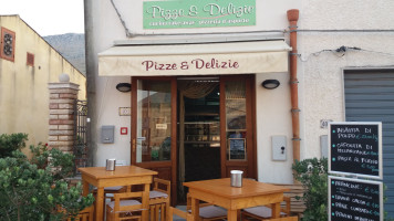 Pizze E Delizie inside