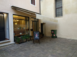 Osteria Bertoliana outside