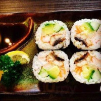 Moyi Cafetaria, Sushi Meer food
