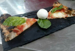 Barotto Pizzeria food