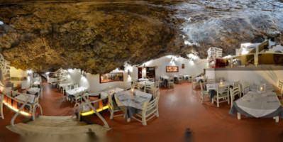 Le Grotte food