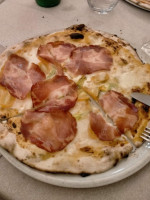 Pizzeria Antipasteria Pierpa food