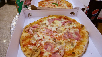 Pizza A Modo Mio food