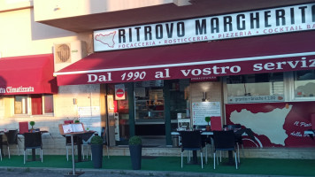 Ritrovo Margherita food