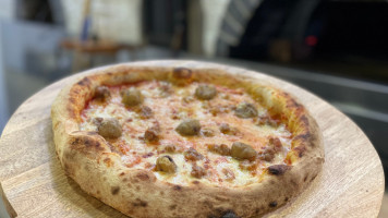 L'Amalfitana Pizzeria D'Asporto food