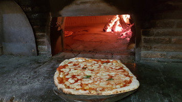 Pizzeria Suio Di Cirillo Bernardo Co. food