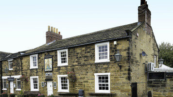 The King's Arms outside