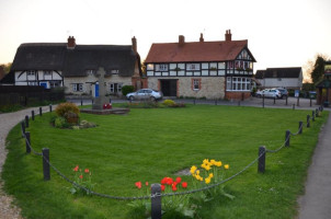 The Crown Pub, Chalgrove outside