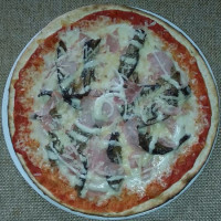 Pizz'in Piazza food