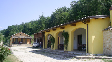 Agriturismo Casale Sant'antonio outside