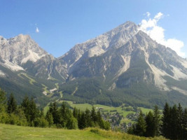 Rifugio Larin outside