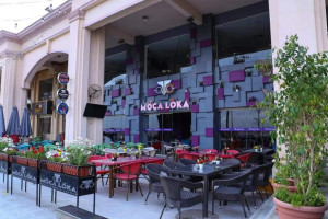 Moca Loka Cafe outside
