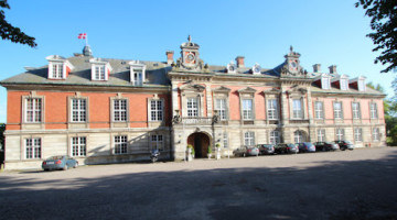 Hvedholm Slot inside