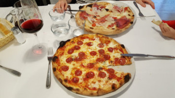 Lo Spago Pizzeria food