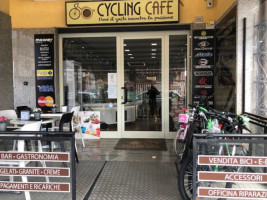 Cycling Cafe outside