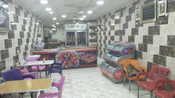 مطعم وملحمة زهرة حلب inside