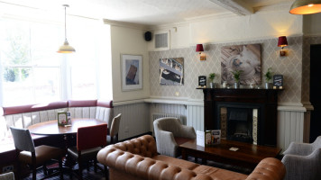Chesterfield Arms inside