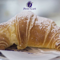 Petit Cafe food