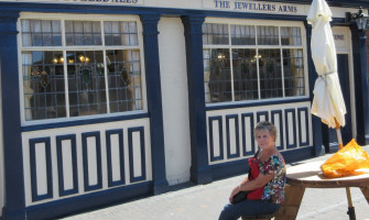 The Jewellers Arms outside