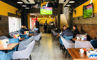 El-khedewy Cafe inside