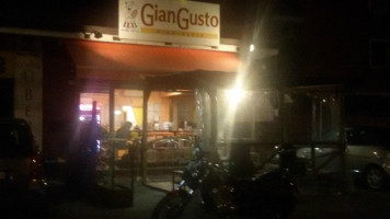 Gian Gusto Piadineria food