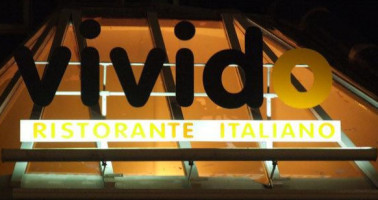 Vivido Bar And Restaurant inside