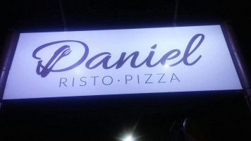 Pizzeria Daniel inside