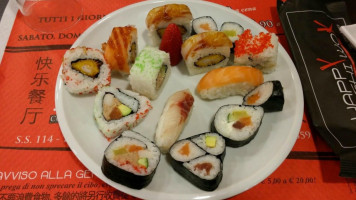 Happy Sushi Wok inside
