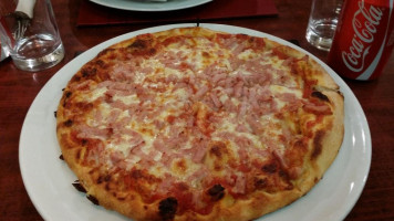 Pizza D'italia food